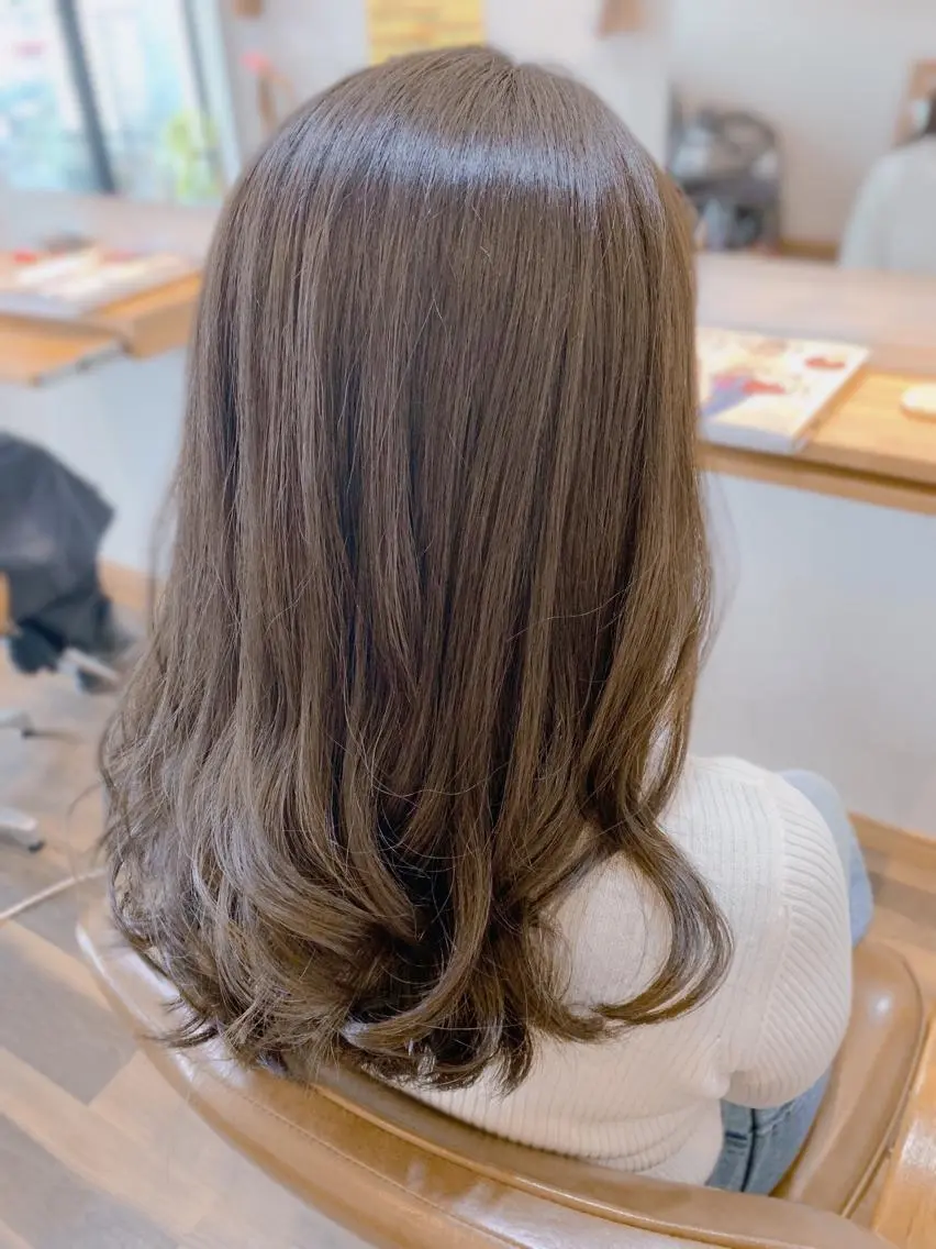 ロング カラー ヘアアレンジ アッシュ イルミナカラー トリートメント 石川 奈緒子のヘアスタイル