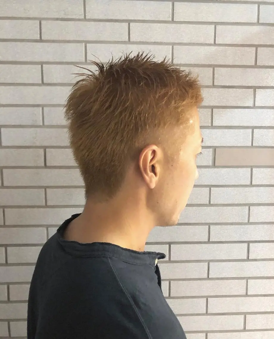 ショート カラー メンズ メンズブリーチ メンズハイライト ツーブロック 刈り上げ アッシュ 中村 よしひでのヘアスタイル