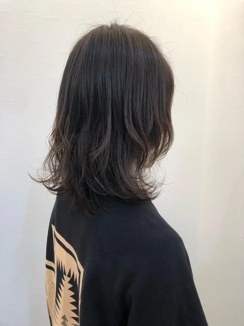 カラー ツノガイ エリのヘアスタイル