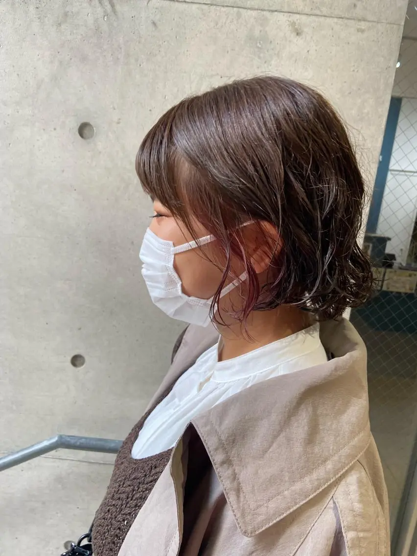 ショート なつめ🐶ショート ベージュカラーのヘアスタイル