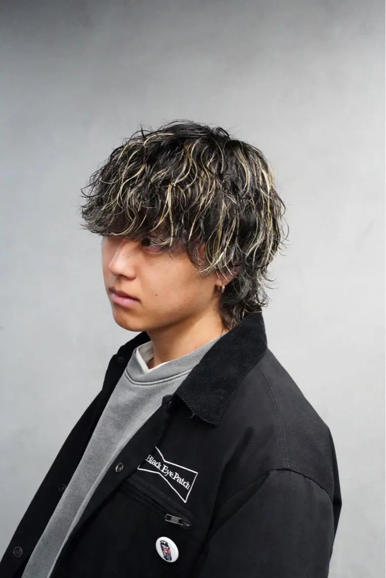 カラー パーマ メンズ メンズブリーチ メンズパーマ ツイストスパイラルパーマ 波巻きパーマ ブリーチ fifth リュウセイのヘアスタイル
