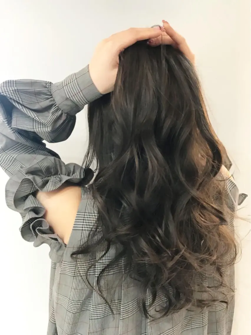 ロング カラー ✨透明感カラー×艶髪 ✨生神優季のヘアスタイル