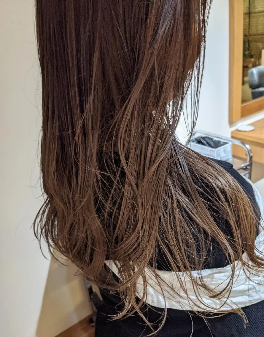 ロング カラー ベージュカラー ケアカラー ロング マエハラ ナナのヘアスタイル