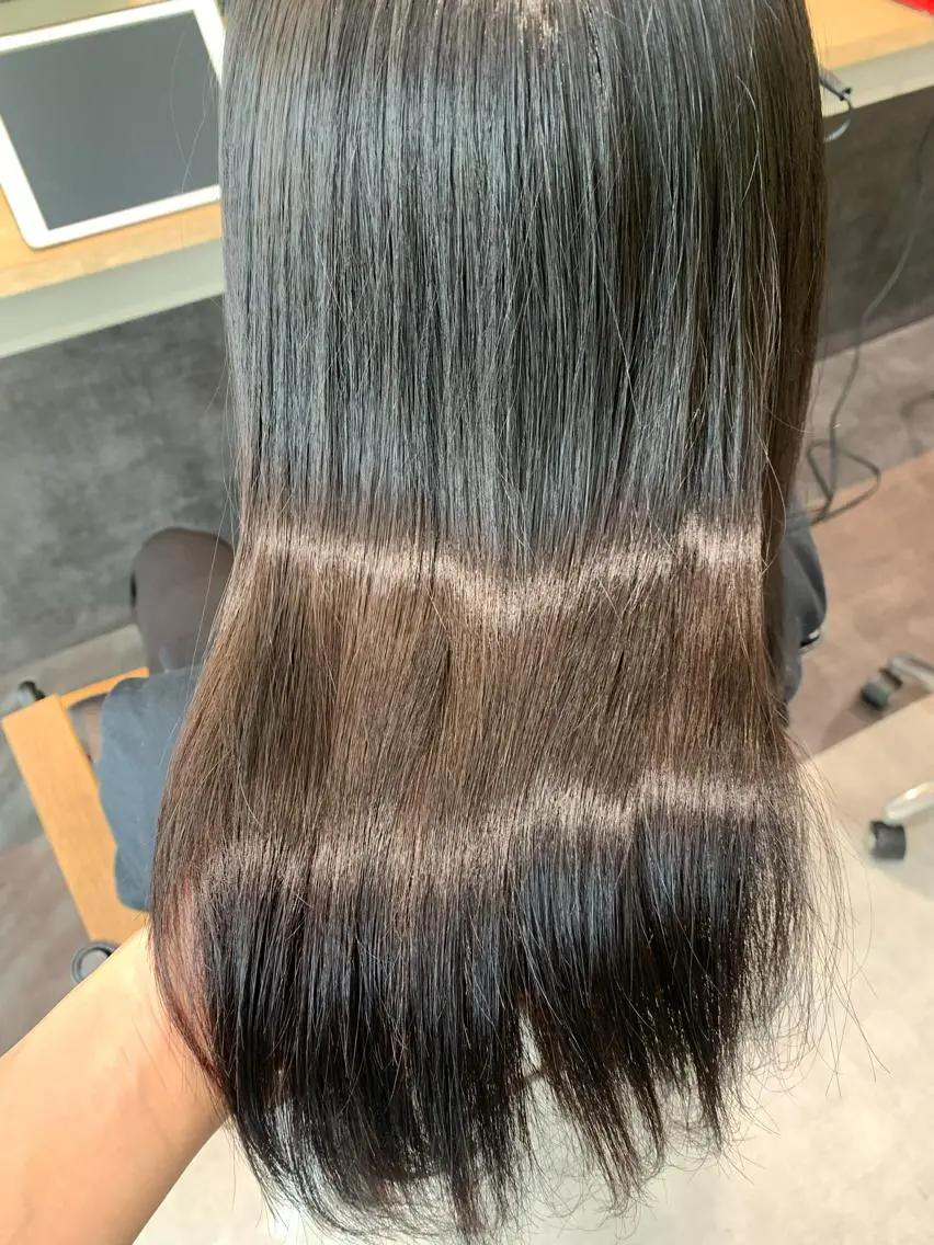 ロング カラー カット 縮毛矯正 トリートメント hubhair レイヤー/透明感のヘアスタイル