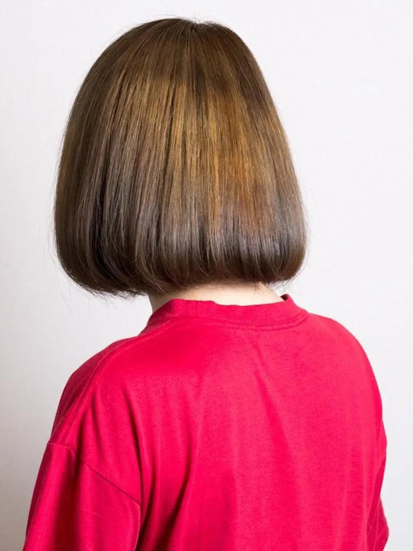 ミディアム 金澤 愛のヘアスタイル
