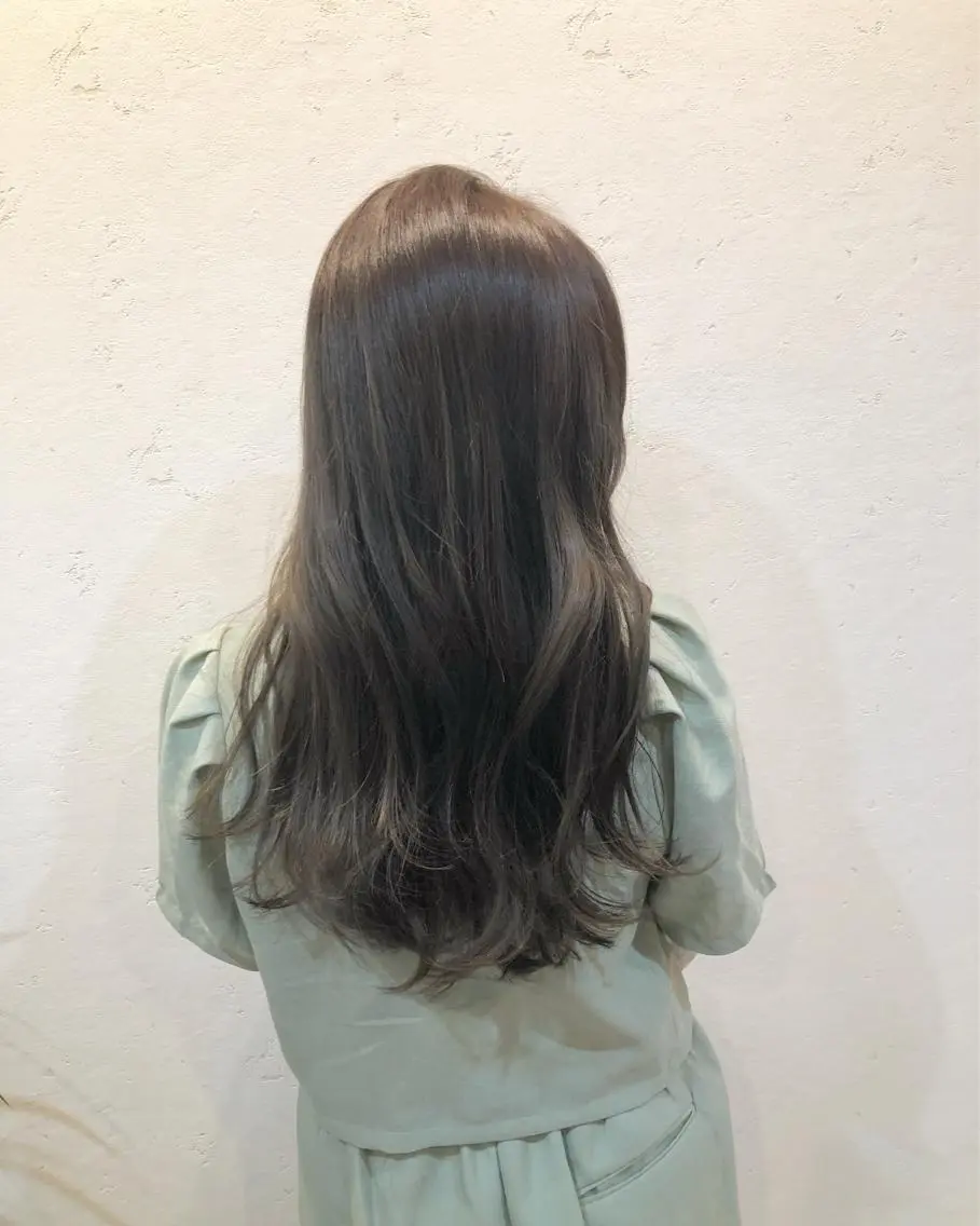 セミロング カラー ベージュカラー オリーブベージュ ニュアンスカラー🫧 加納のヘアスタイル
