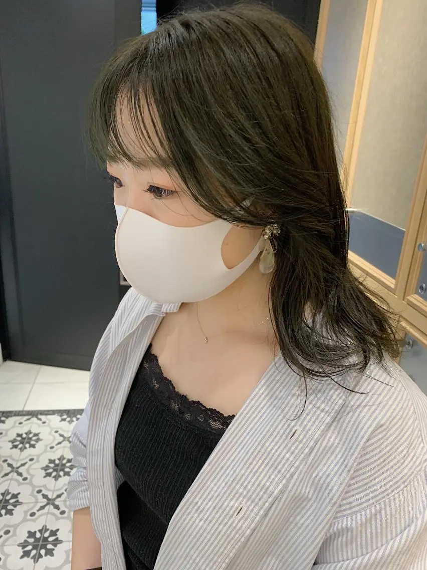 ミディアム カラー グレージュ オリーブグレージュ オリーブグレー チバ タクミのヘアスタイル