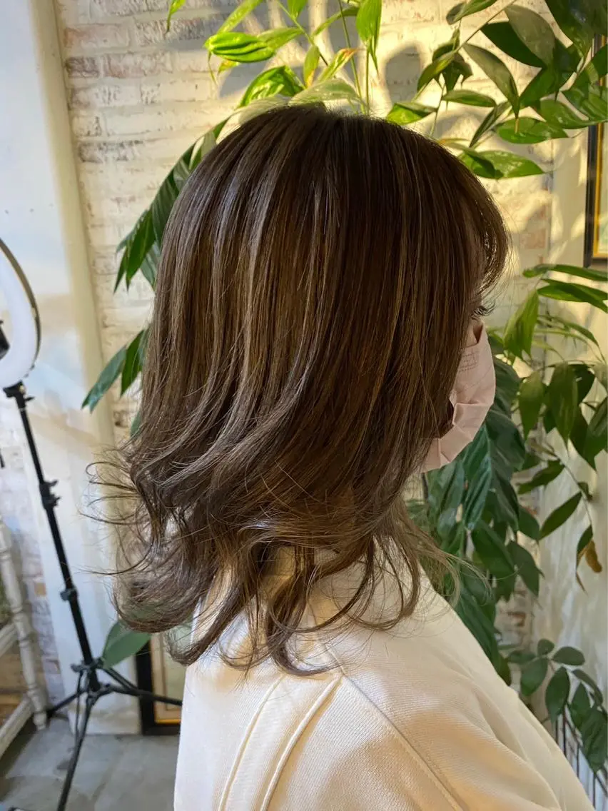 セミロング カラー カット ヘアカラー 長濱 俊のヘアスタイル