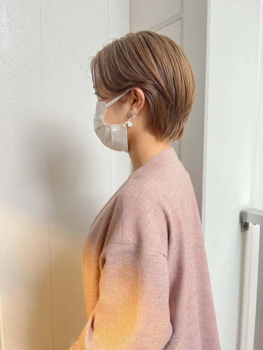 ショート カラー 切りっぱなしボブ ショートボブ ベージュカラー ブリーチ ブロンド ヘアカラー トリートメント 蔵前 デザインカット KOBAYASHIのその他イメージ