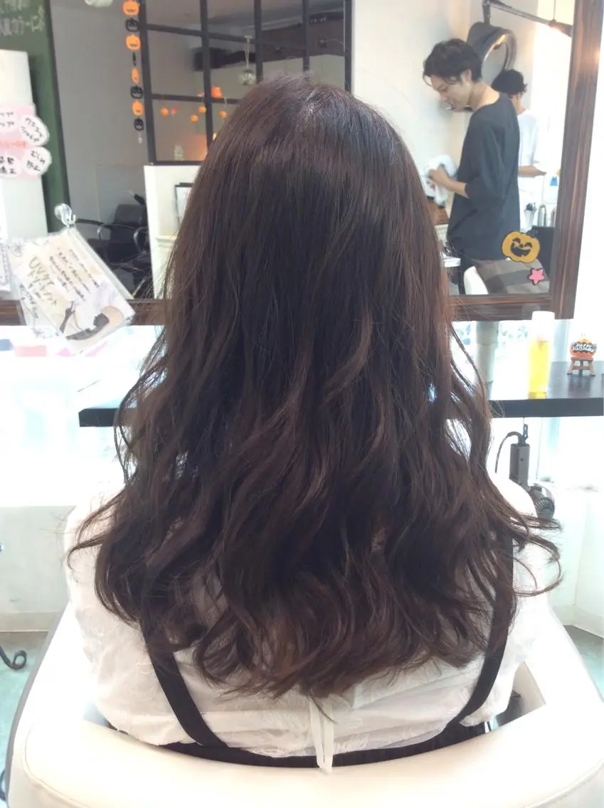 ロング カラー ショコラグレージュ グレージュ イルミナカラー 榎園 由美のヘアスタイル