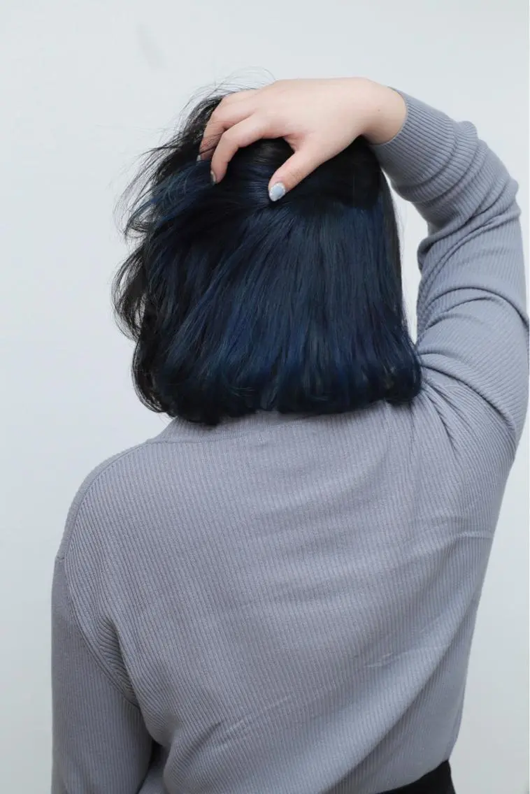 ショート カラー 黒髪 ブルーカラー インナーカラー カット ヘアカラー ✂︎CHII/ ハイライト/髪質改善のヘアスタイル