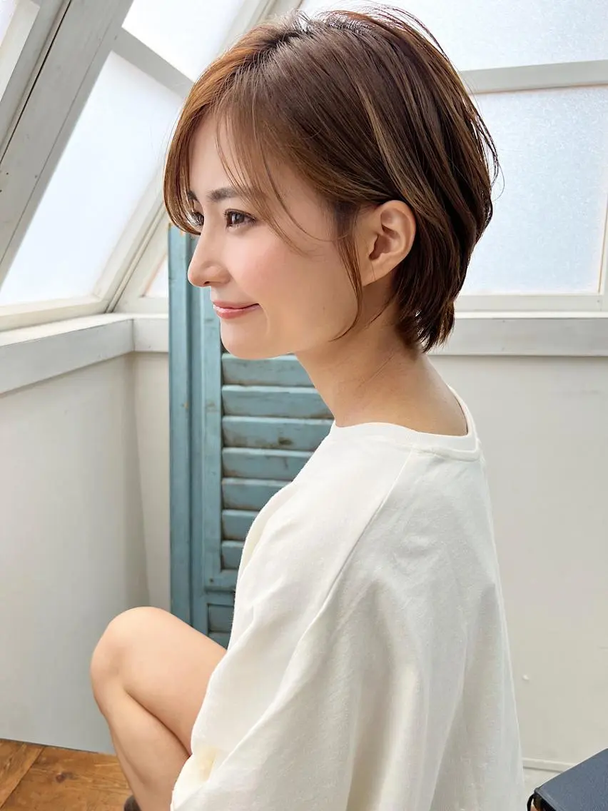 ショート 切りっぱなしボブ ショートボブ ボブ ハイライト シースルーバング デザインカラー茅ヶ崎 オオタ カズキのヘアスタイル