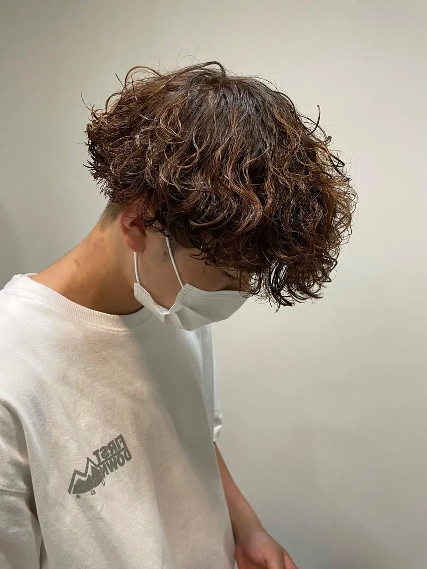 カラー パーマ メンズ メンズブリーチ メンズパーマ ブリーチ スパイラルパーマ パーマ メンズパーマのプロ 川野翔太のヘアスタイル
