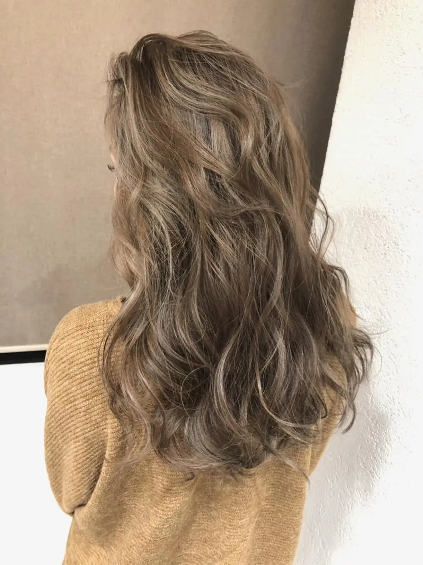 カラー ロング Emerge武蔵小杉 駅店【エマージュ】のヘアスタイル