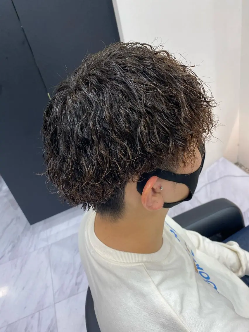 パーマ メンズ メンズパーマ メンズツイストパーマ ツイストパーマ 🌴パーマオタク🌴 長谷川 諒佑🌈のヘアスタイル