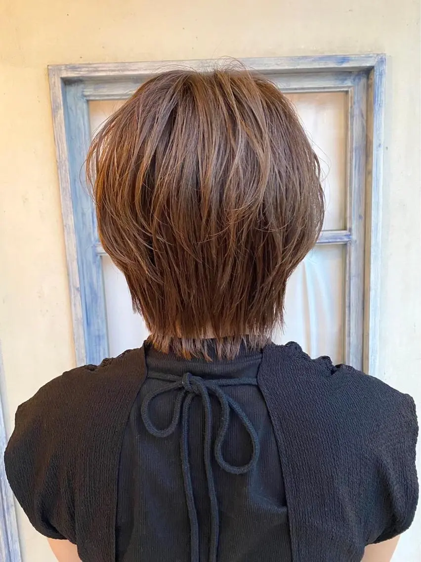 ショート ショートヘア ウルフカット 井上 日菜乃のヘアスタイル