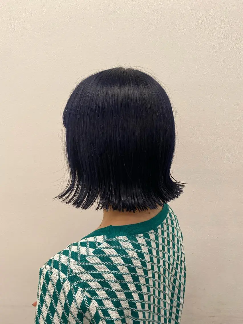 ミディアム 寒色/ベージュヘア ブリーチありMiOのヘアスタイル