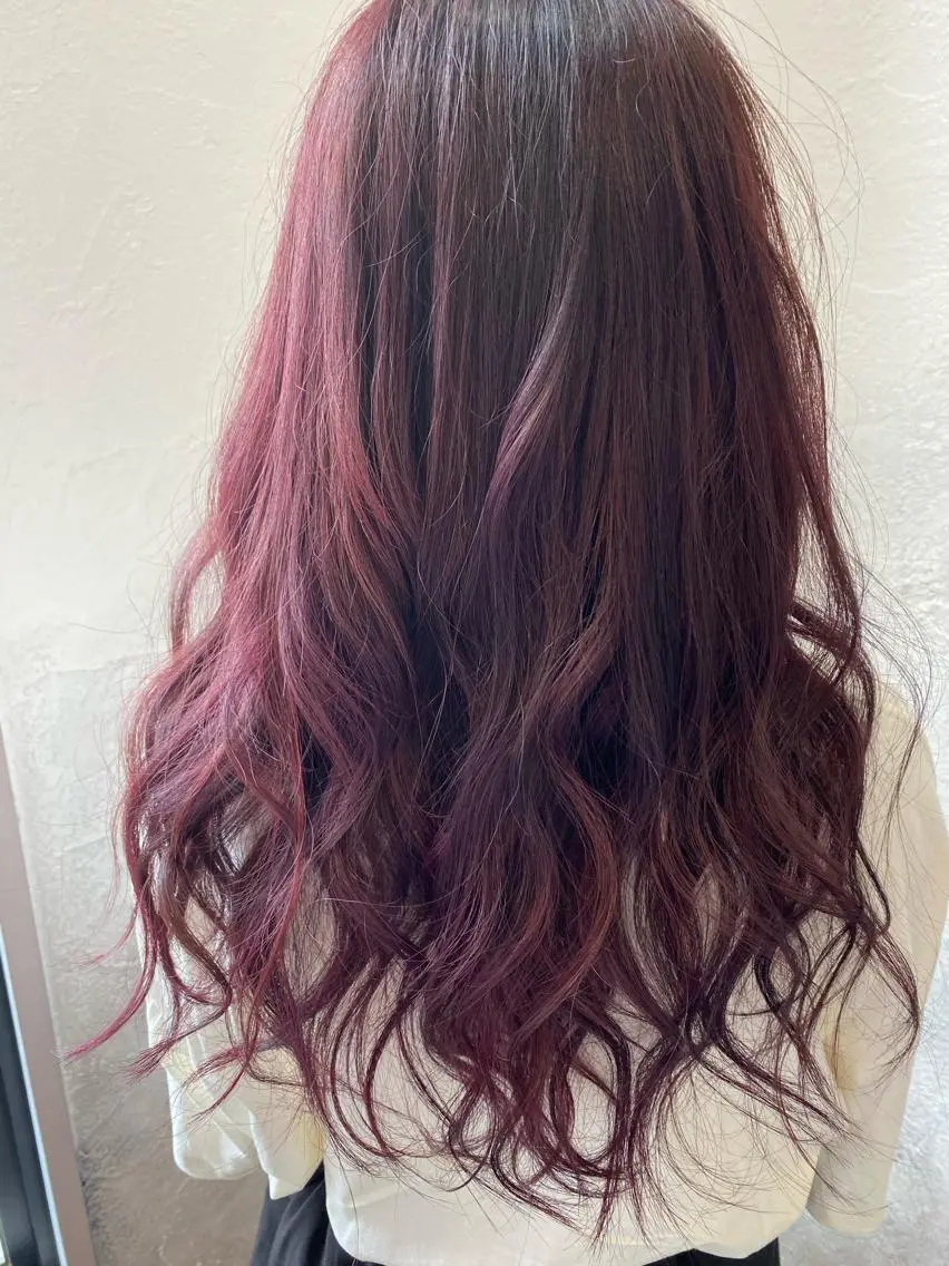 ロング カラー ピンクカラー TOMOKO 髪質改善💫縮毛矯正のヘアスタイル