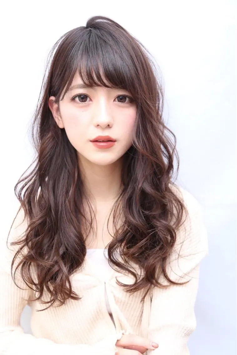 ロング 矢田 沙希のヘアスタイル