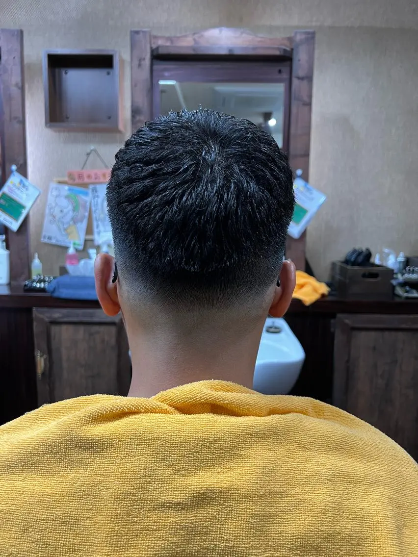 ショート パーマ メンズ 二本木 秀成のヘアスタイル