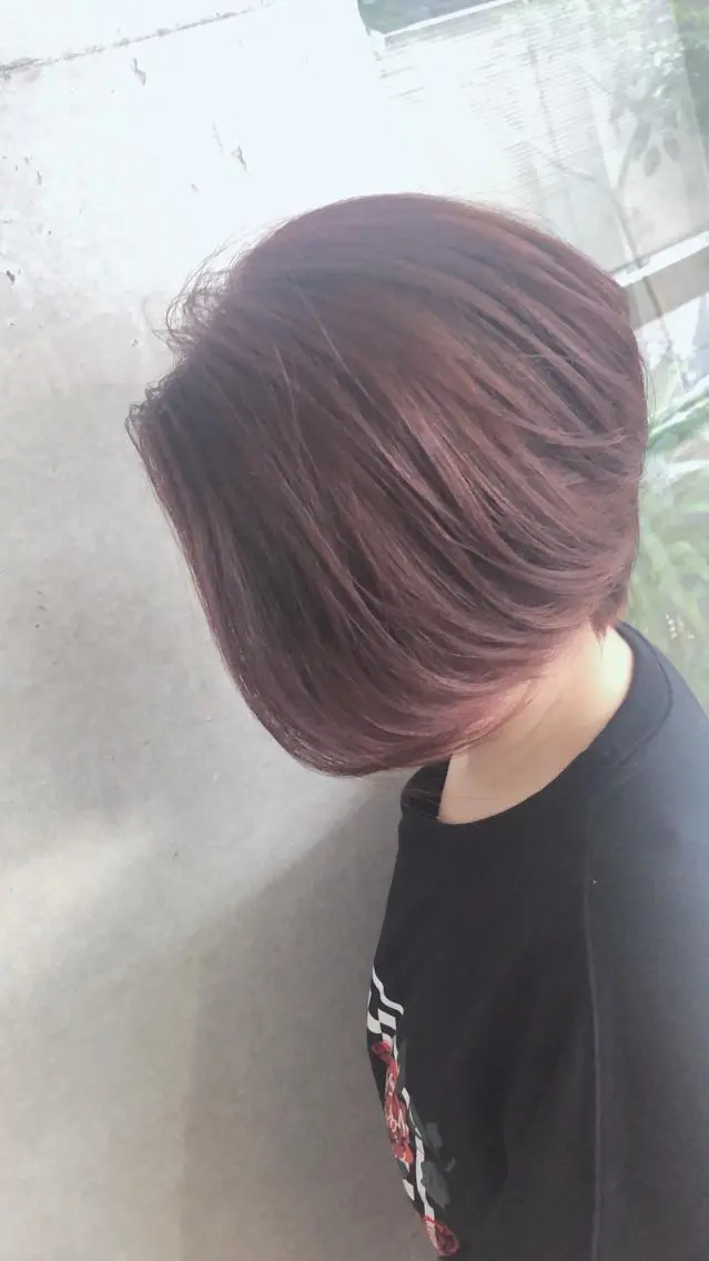 ショート カラー カシス レッドカラー nagisa /縮毛矯正のヘアスタイル