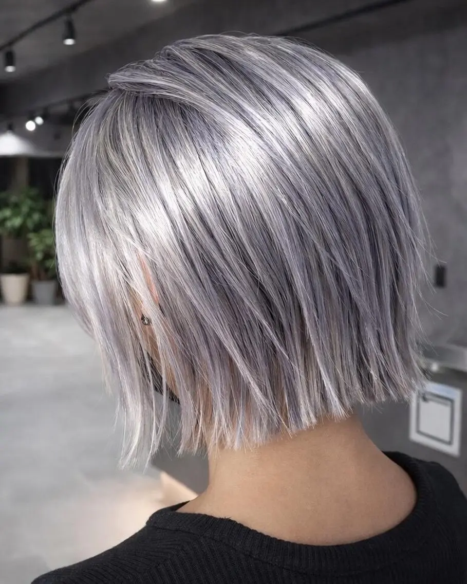 ショート カラー 切りっぱなしボブ ブリーチ デザインカラー ハイライトカラー ラベンダーカラー カット ヘアカラー トリートメント 髪質改善心斎橋 namelessのヘアスタイル