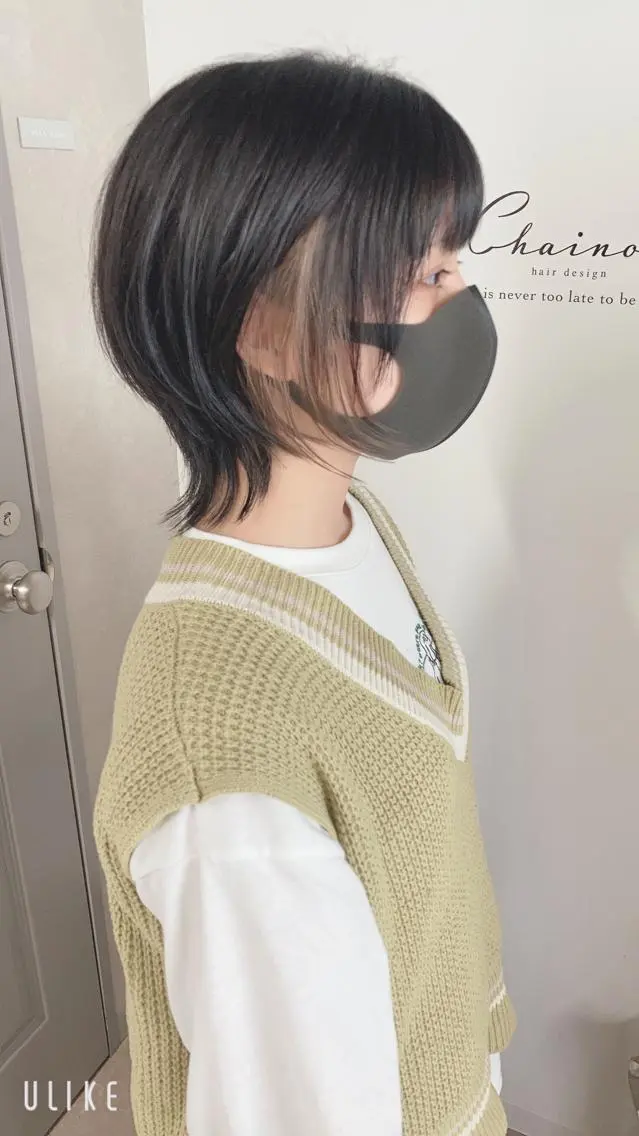 ショート カラー インナーカラー シルバー 外ハネヘア ウルフカット カット ヘアカラー トリートメント Chainon 山中 拓也のヘアスタイル