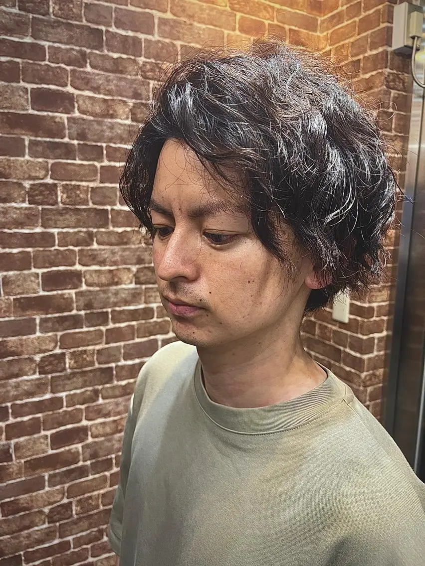 ショート メンズ メンズパーマ ケアカラー ピンクブラウン 外国人風カラー ショートヘア 久木原 ゆりのヘアスタイル