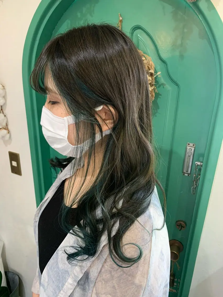 セミロング カット ヘアカラー 佐藤 美咲のヘアスタイル