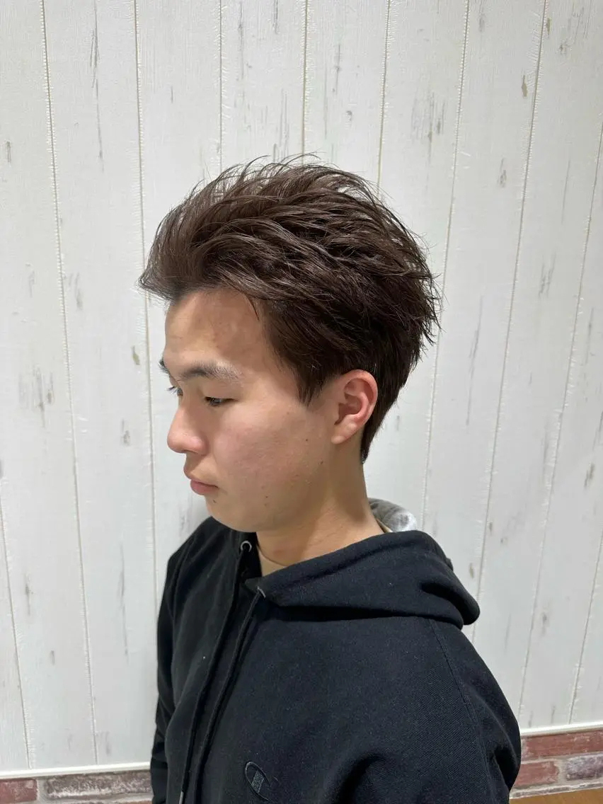 ショート カラー メンズ メンズブリーチ メンズハイライト メンズインナーカラー スパイキーショート ブリーチ 中嶋 紘夢のヘアスタイル