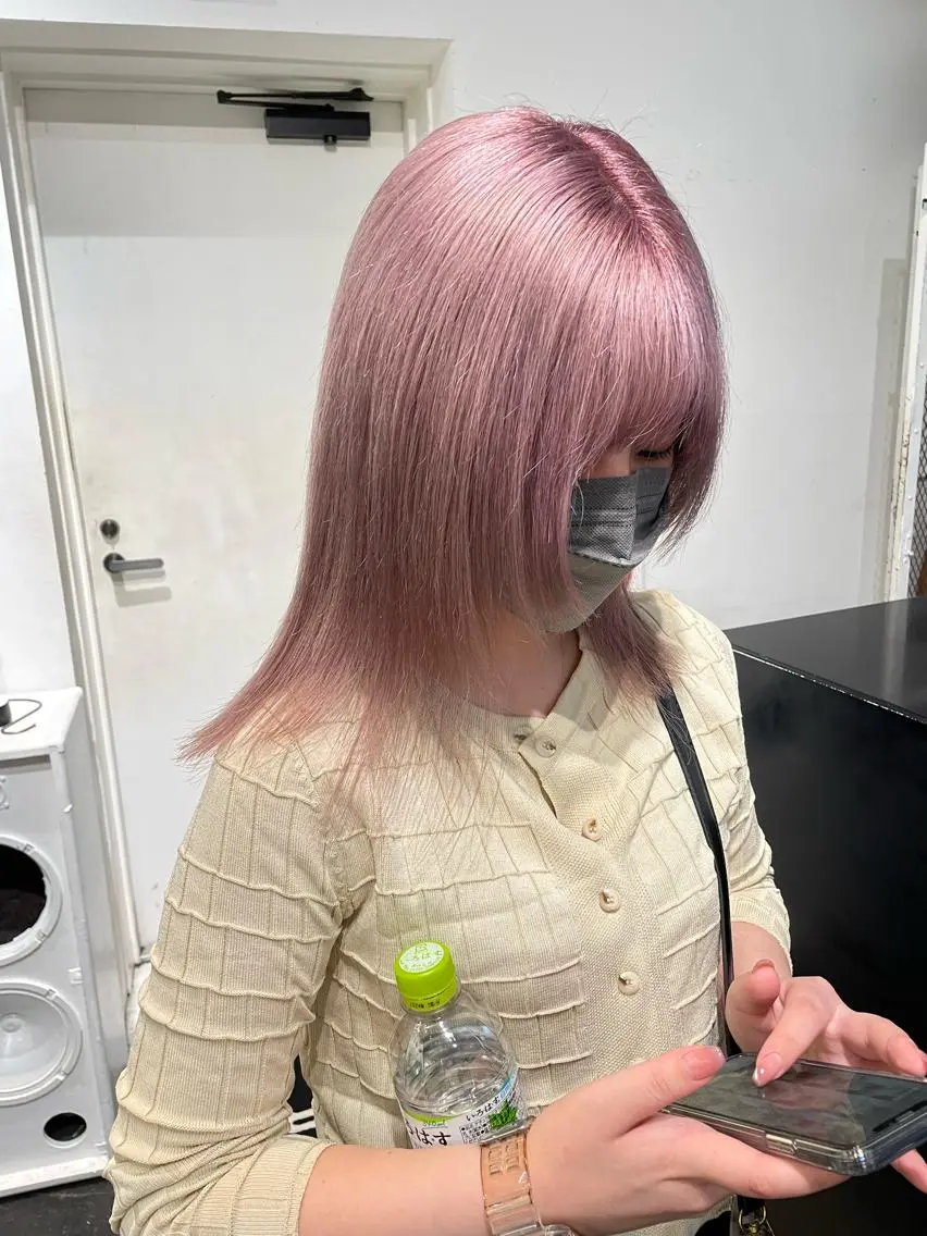セミロング カラー パーマ ヘアアレンジ メンズ キッズ ネイル マツエク・マツパ アイブロウ メンズブリーチ ブリーチ ピンクカラー カラーマツエク ピンク カット ヘアカラー トリートメント 艶ハイトーン/ヘア アレンジAYAKAのヘアスタイル