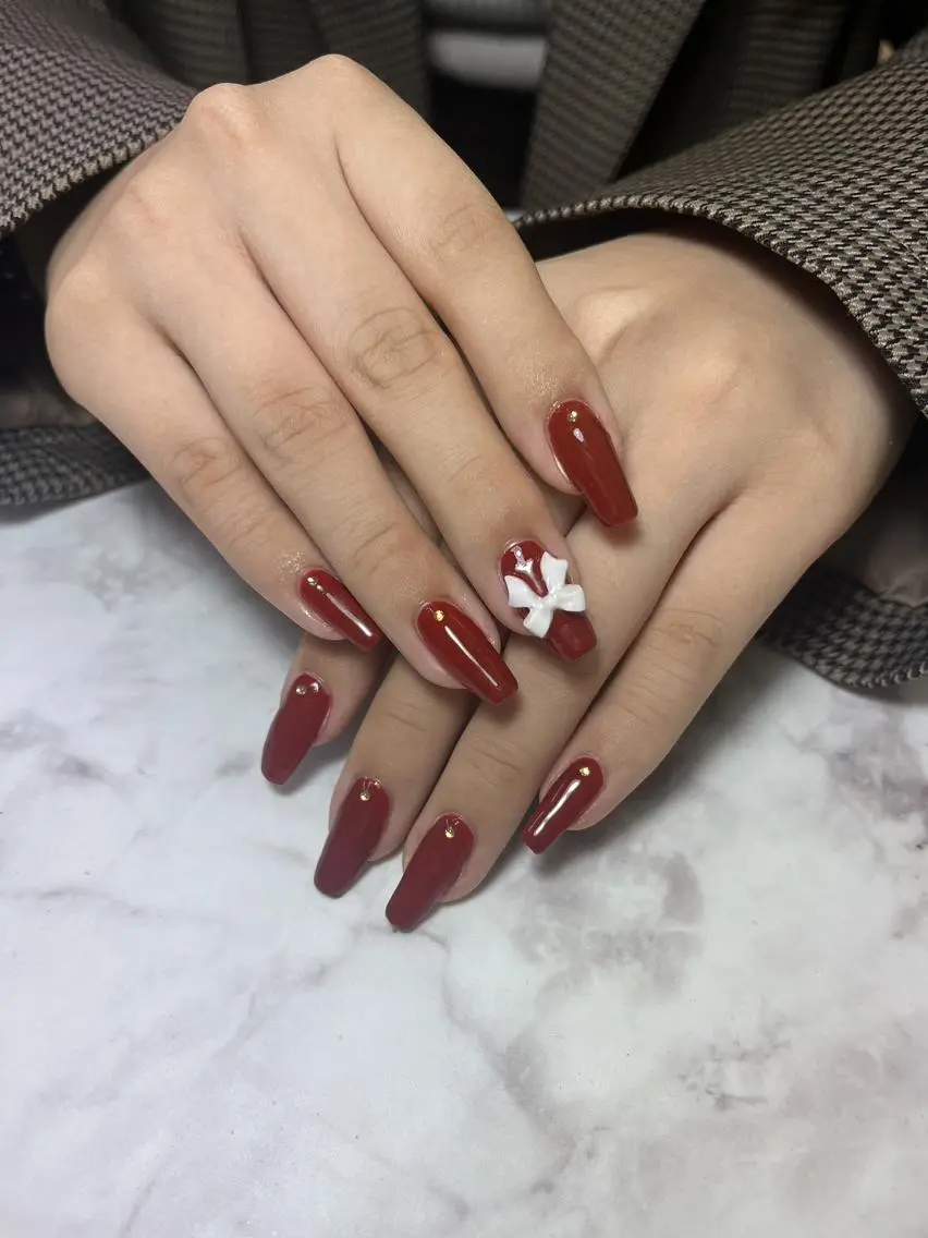salon UNE LMA見習いスタッフのネイルデザイン
