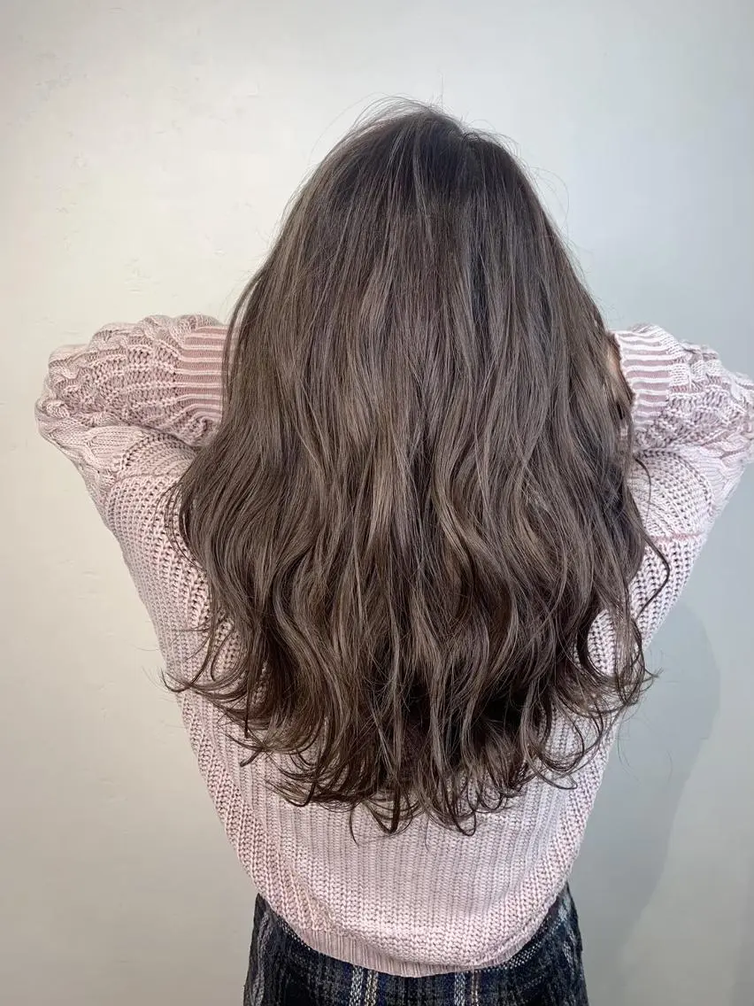 ロング ボブ 斜めバング 外国人風カラー 伸ばしかけ ハイライト カット ヘアカラー トリートメント _WHITE鳳店 アンダーバーホワイトのヘアスタイル