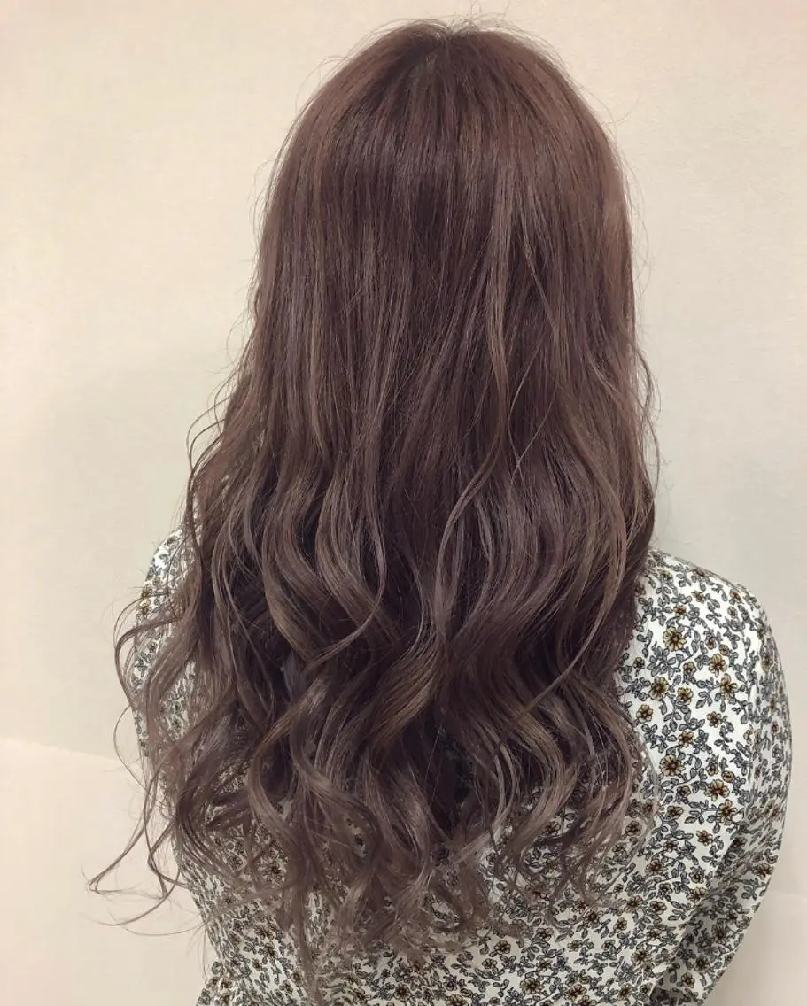 ロング カラー ヘアアレンジ ベージュカラー ブリーチ 透明感カラー デザインカラー グレージュ enurk店 🍋 M I K U  *のその他イメージ