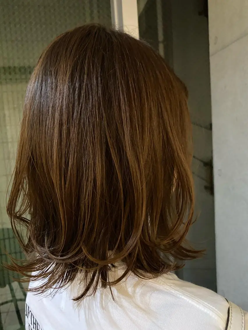 ミディアム ボブ 外ハネヘア COLO✨️ 白川綺香のヘアスタイル