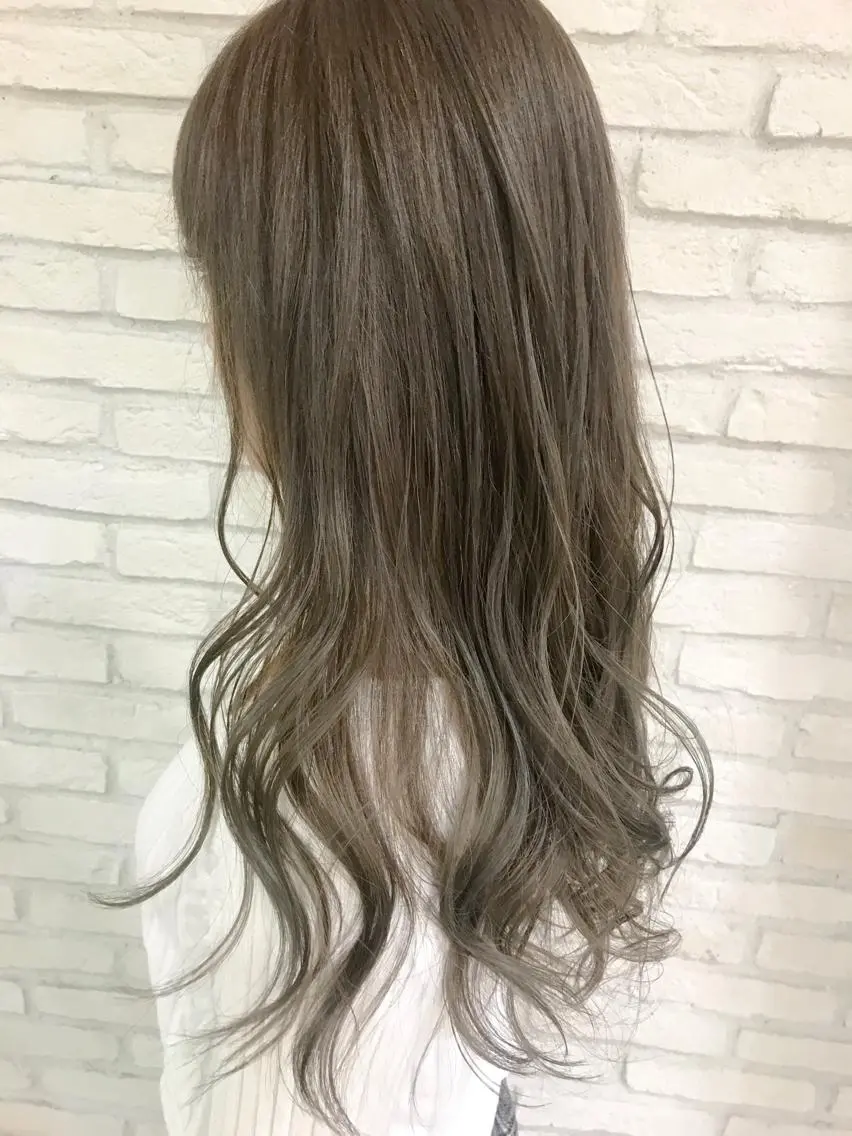 ロング カラー ベージュカラー 透明感カラー 横浜🍒ルーツカラー エクステ／RIEのヘアスタイル