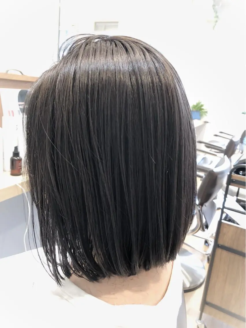 ミディアム 白髪ぼかしハイライト 💫ミネ ヒロシのヘアスタイル