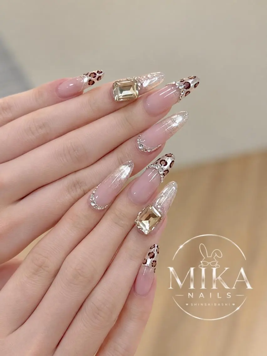 ネイル アートネイル チークネイル ドット フットネイル フレンチネイル ハンドネイル 🌷Luna Mika🌷のネイルデザイン