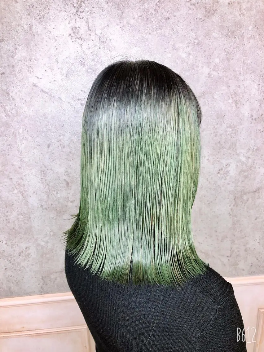 セミロング トリートメント デザインカラー🎨 下北沢 / 磯部のヘアスタイル