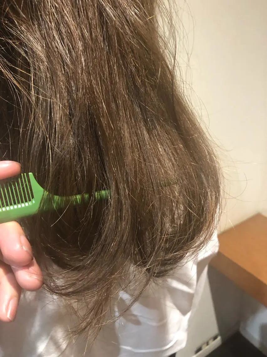 セミロング カラー ベージュカラー ブリーチ フォギーベージュ 高山🐬髪質改善 池袋で縮毛矯正のヘアスタイル