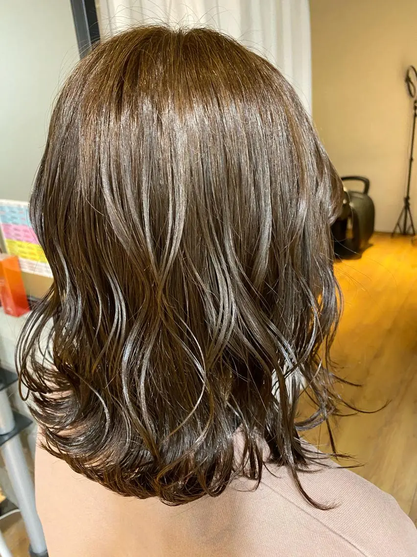 ミディアム カラー ヘアアレンジ アッシュ 透明感カラー 久米 治仁のヘアスタイル