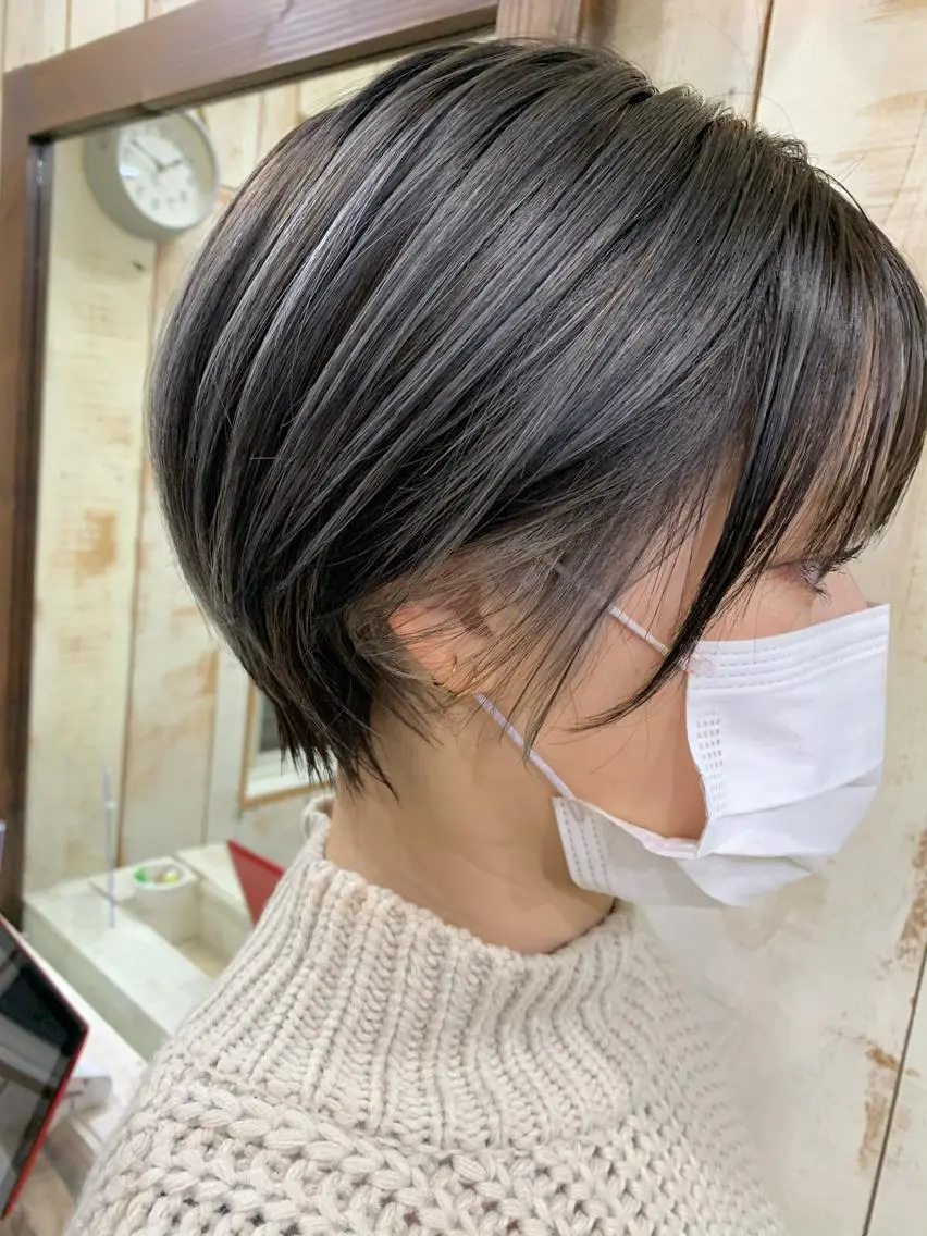 ショート カラー カット ヘアカラー 鷺谷 玲奈のヘアスタイル
