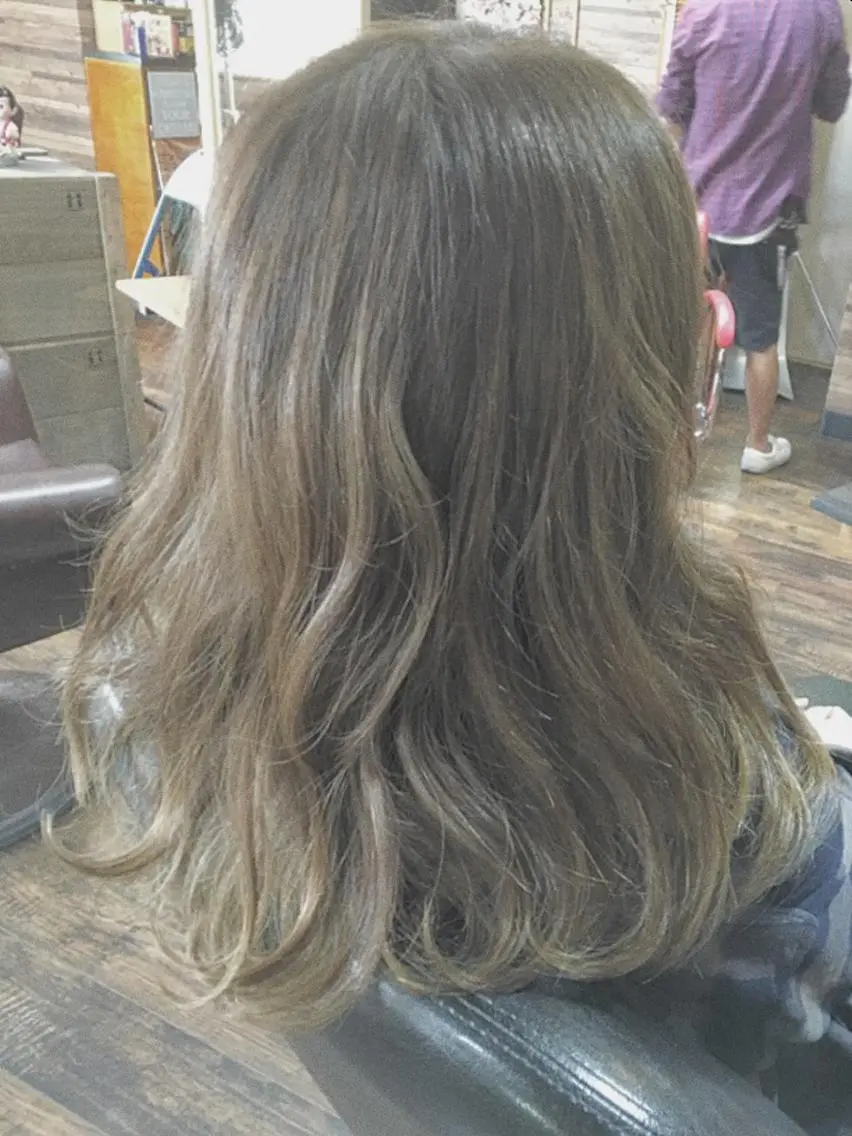 セミロング カラー アッシュ ベージュカラー 川名 充✂️のヘアスタイル