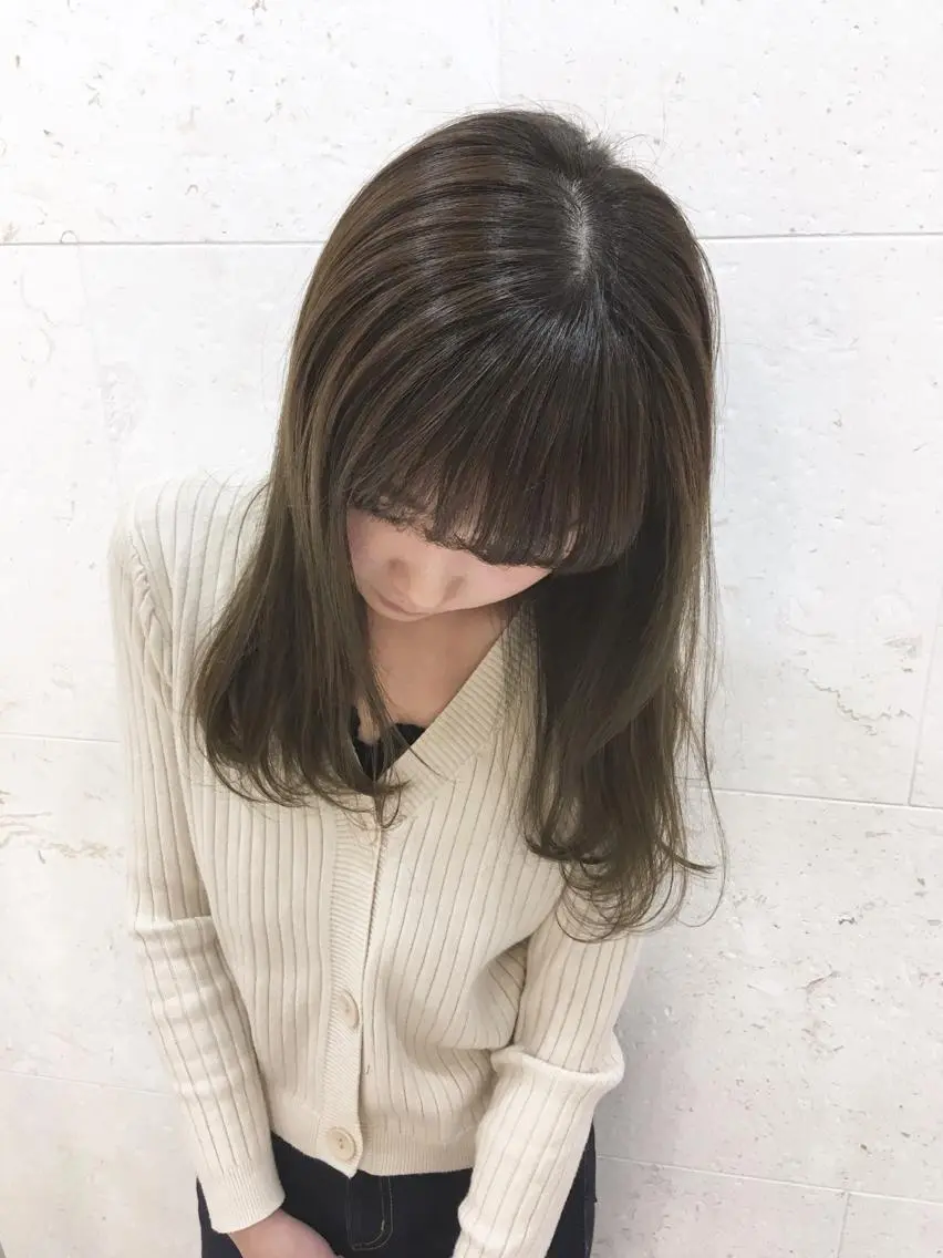 ロング カラー アッシュ ベージュカラー フォギーベージュ ハイライトカラー ミント 斉藤 貴也のヘアスタイル
