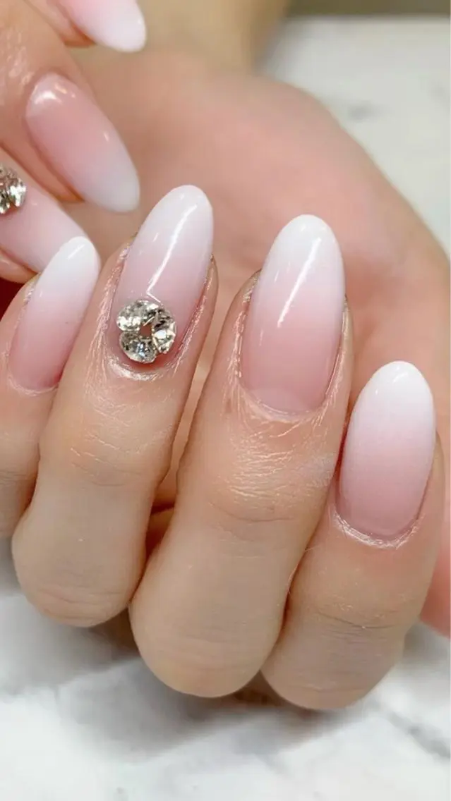 ネイル ハンドネイル MoonNail ユリ🌸のネイルデザイン