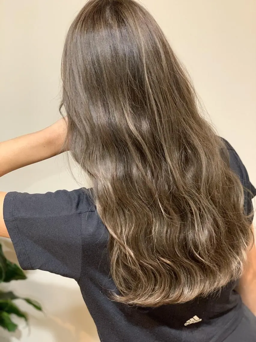 ロング カラー ハイライトカラー ハイライト ハイトーン得意😍 Lumiereのヘアスタイル