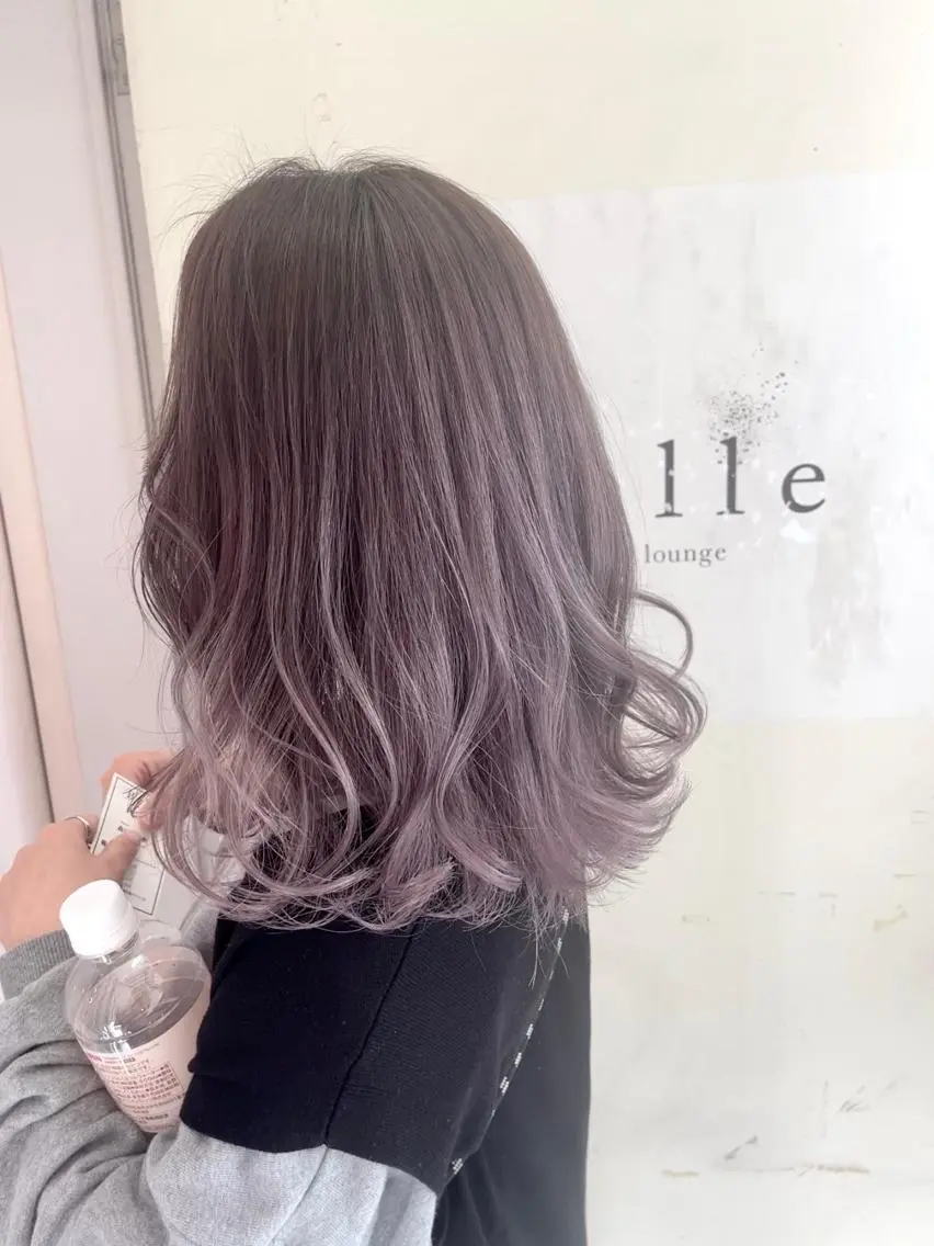 ミディアム カット ヘアカラー ハイトーン belle ナホのヘアスタイル