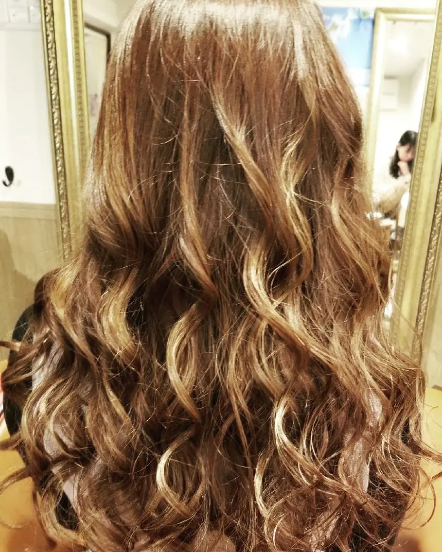 ロング 外国人風カラー レイヤーカット トリートメント spa hair ark 富井直美のヘアスタイル
