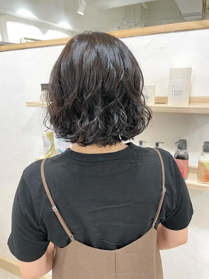 ショート パーマ 切りっぱなしボブ ボブ ショートヘア ウルフカット 髪質改善 縮毛矯正/ レイヤー/銀座/本木のヘアスタイル