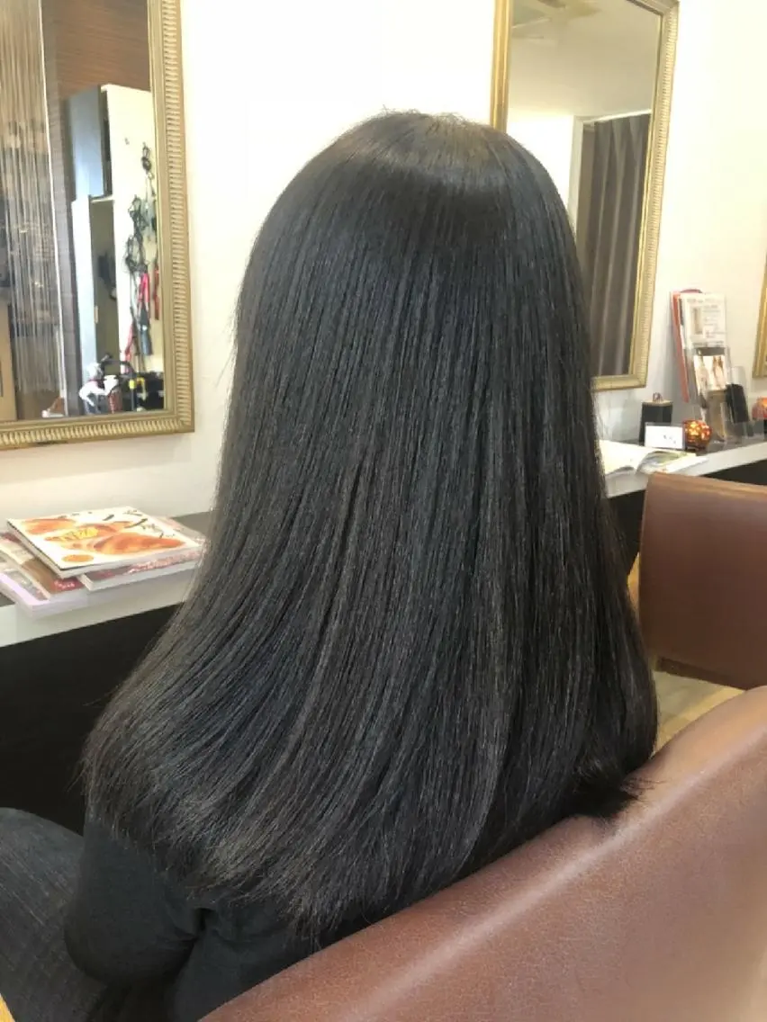 ロング カラー トリートメント 髪の病院 ルーミールームのヘアスタイル